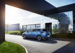 Toyota Auris Hybrid 2015 года
